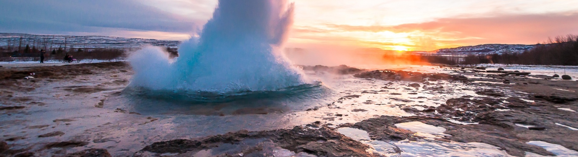 Geyser Strokkur eruption