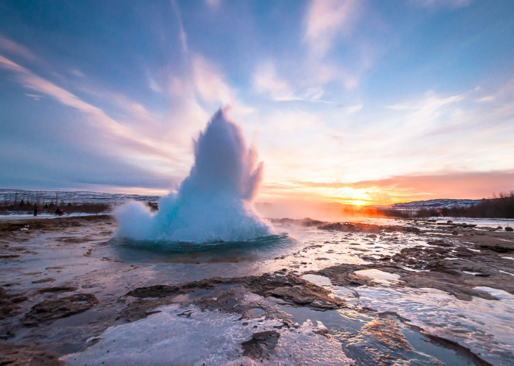 Geyser Strokkur eruption