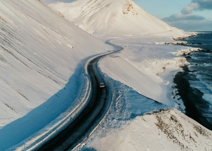 adventure-iceland-road