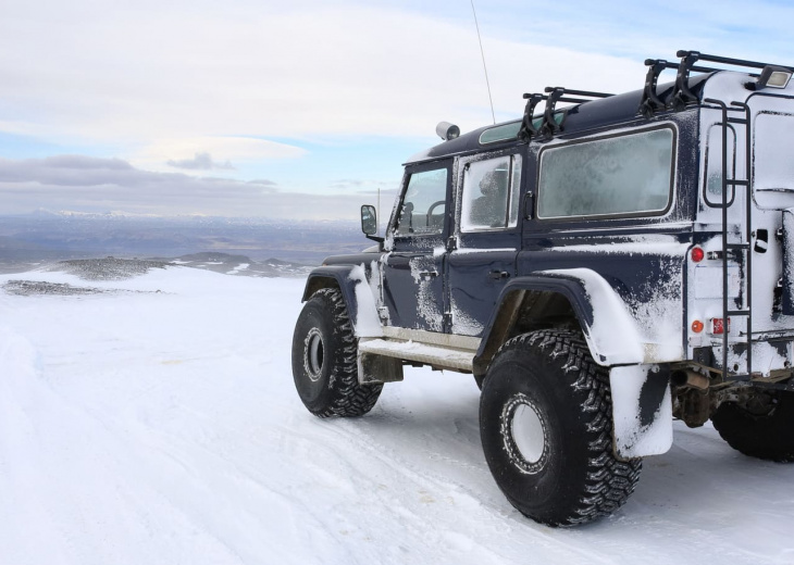 jeep on top of Landjokull Glacier in Iceland