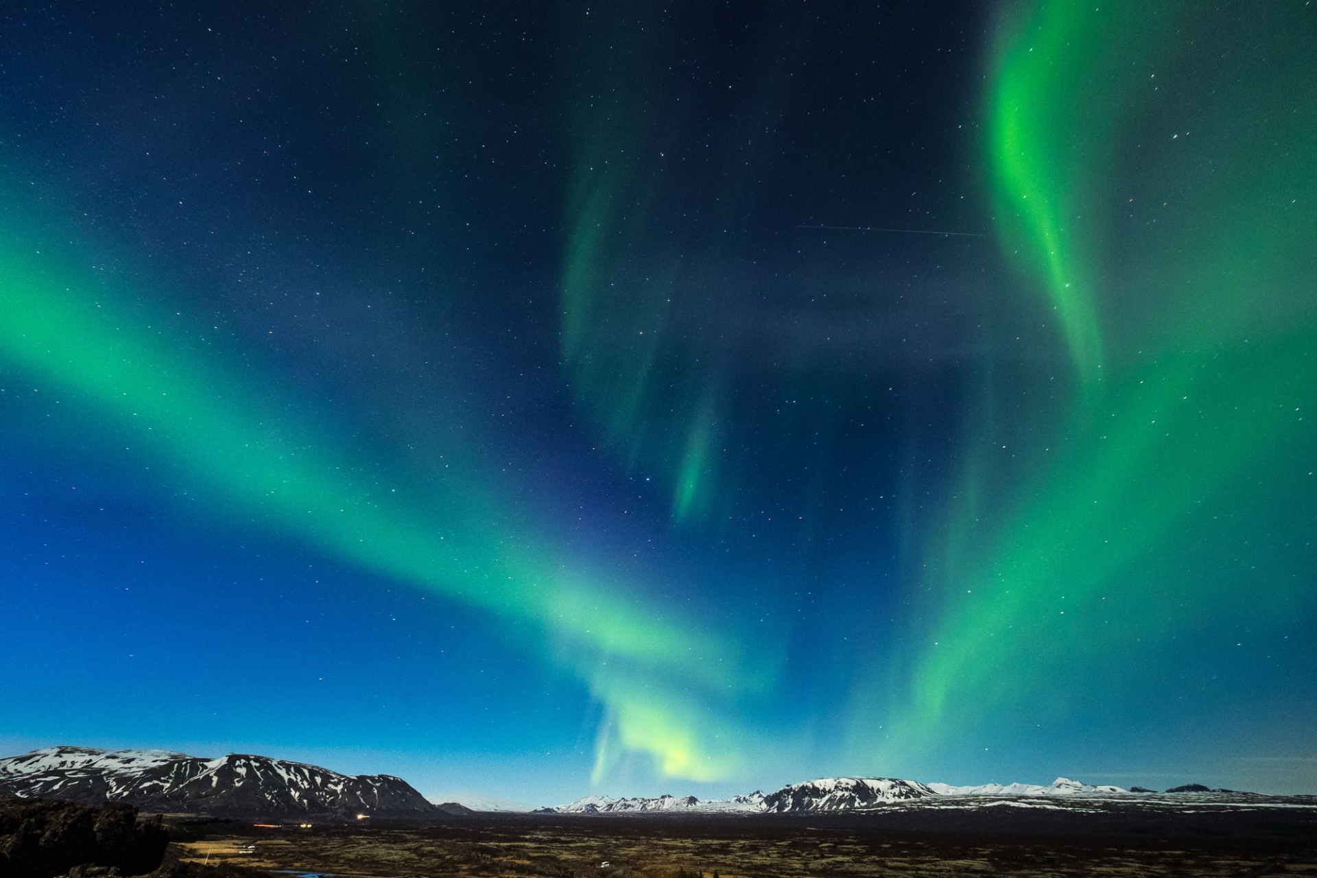 northern-light-thingvellir
